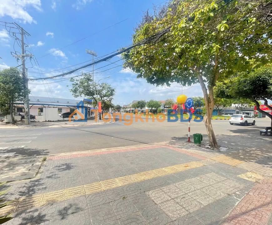 Nhà nguyên căn Bà Rịa 400m² 12 triệu - Ô tô vào tận nơi