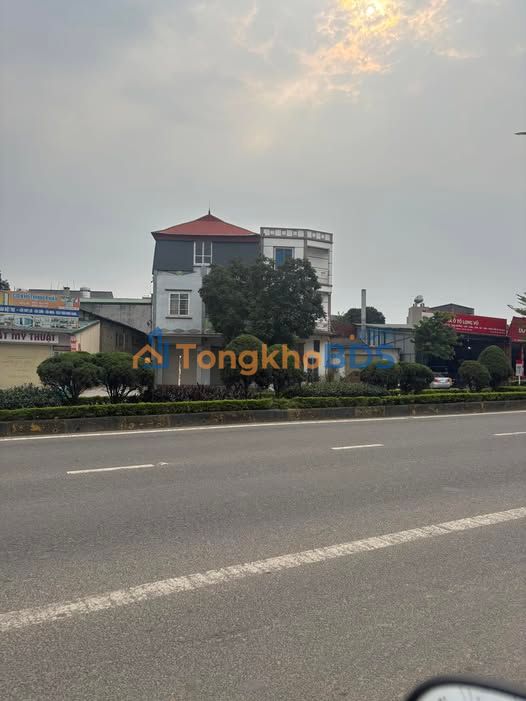 Nhà 3 Tầng Mặt Tiền Nguyễn Tất Thành, Vĩnh Yên - Kinh Doanh/Ở Tốt