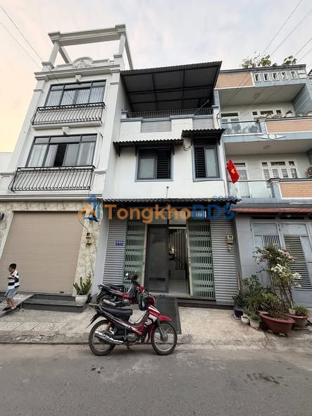 Nhà mặt kênh Thạnh Xuân 5x12m 6.05 tỷ - Ô tô vào nhà