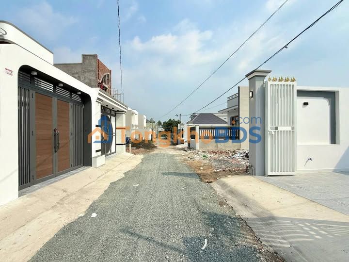 Bán Gấp Nhà Cấp 4 Mặt Tiền Đường Lộc Trung, Bình Phước - 142m², Sổ Hồng Riêng
