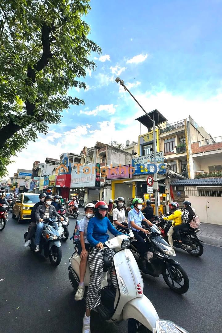 Nhà phố Hoàng Hoa Thám Bình Tân 70m² 8.1 tỷ - Ô tô vào tận nhà