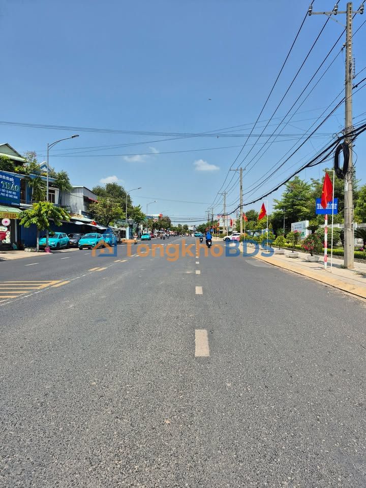 Nhà mặt tiền Phạm Văn Đồng 97m² 4,4 tỷ - Mặt tiền kinh doanh