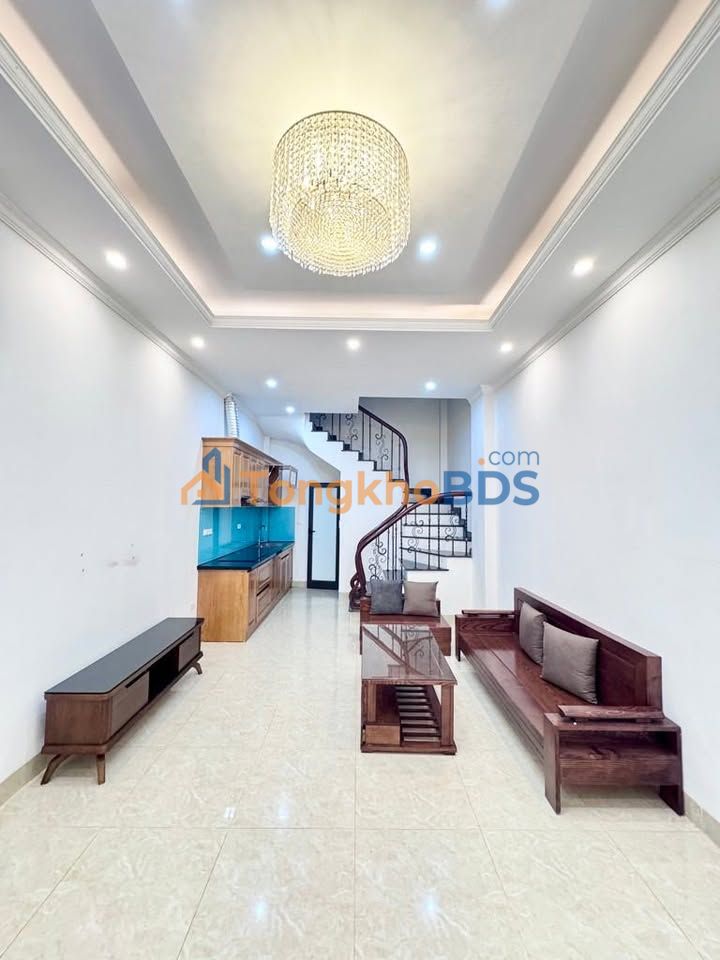 Nhà riêng Việt Hưng Long Biên 30m² 7.3 tỷ - Ô tô vào tận nhà