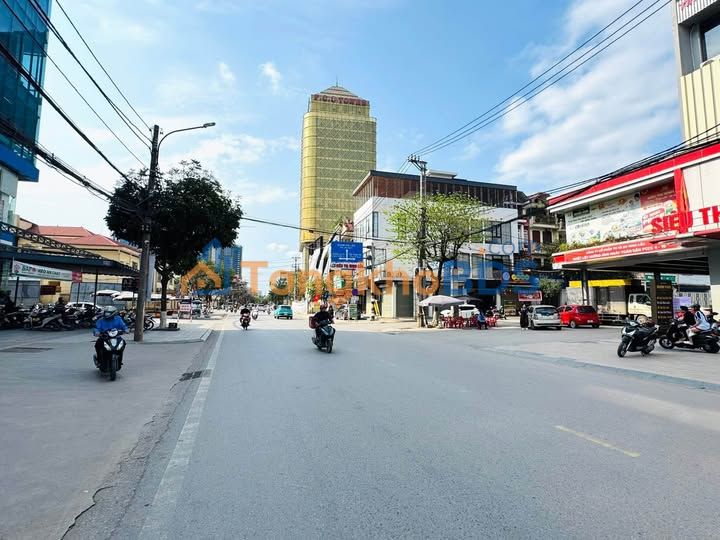 Nhà Phố Kinh Doanh Mặt Tiền 7.5m Đường Minh Cầu - Thái Nguyên