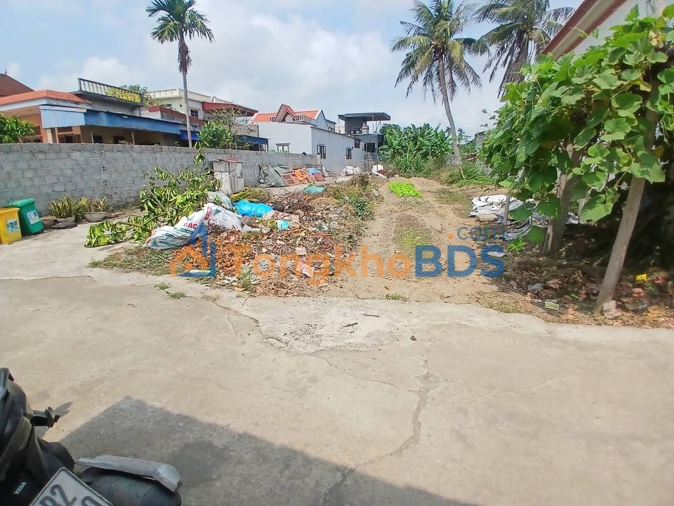 Dat nen Tan Trao Kien Thuy 77.7m2 700 trieu - So hong chinh chu