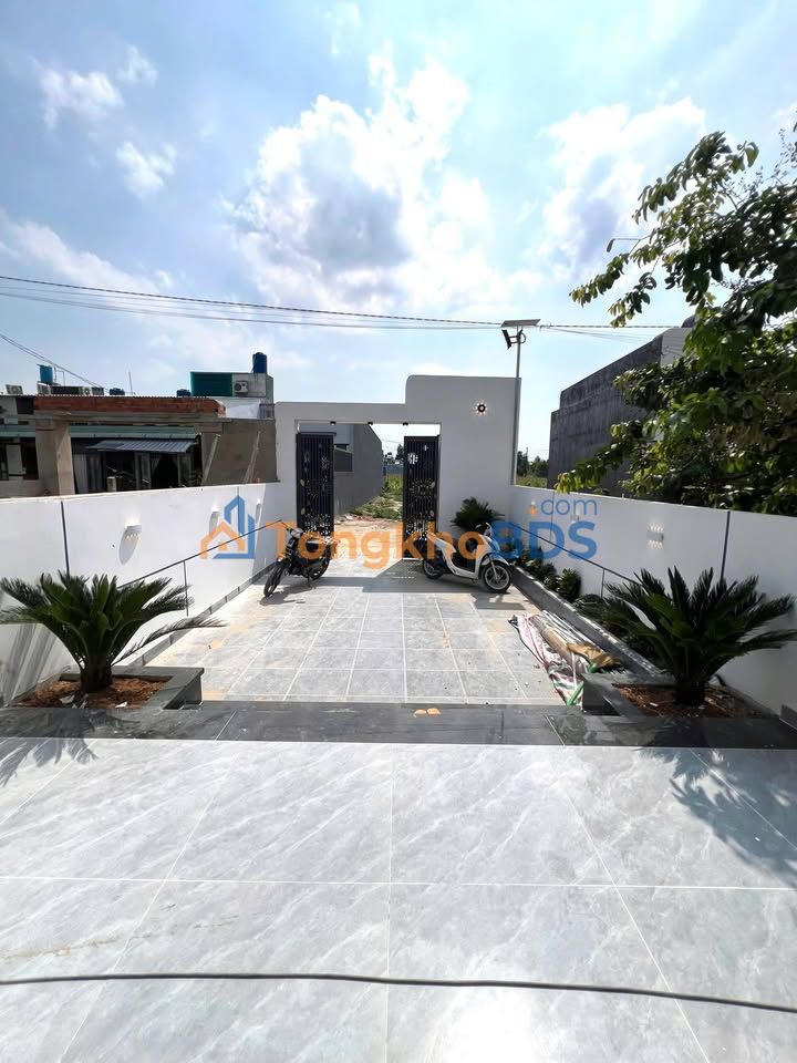 Nhà phố Mỹ Hạnh Nam 165m² 3.35 tỷ - Mặt tiền kinh doanh