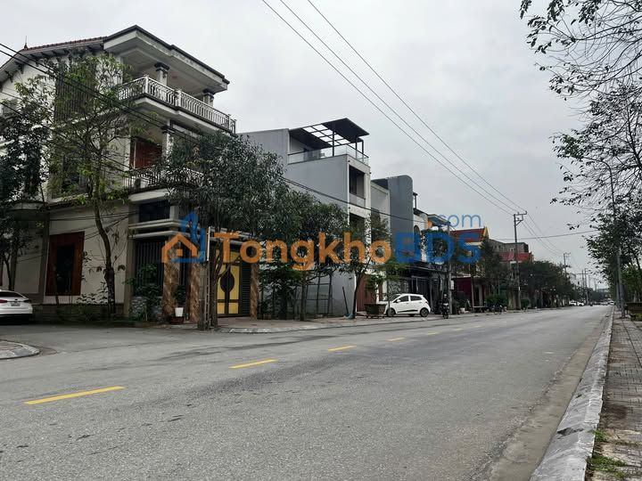 Nhà mặt tiền Hoàng Xuân Hãn Hà Tĩnh 100m² giá 4.3 tỷ - Chính chủ bán