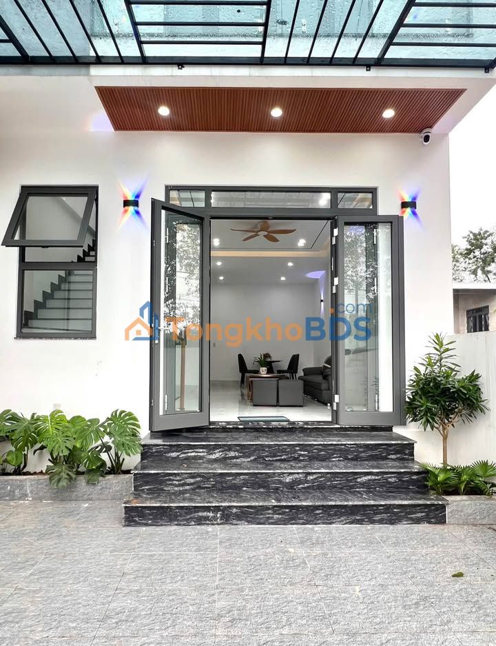 Nhà 2 tầng Thủy Xuân Huế 100m² 2.7 tỷ - Ô tô vào tận nhà