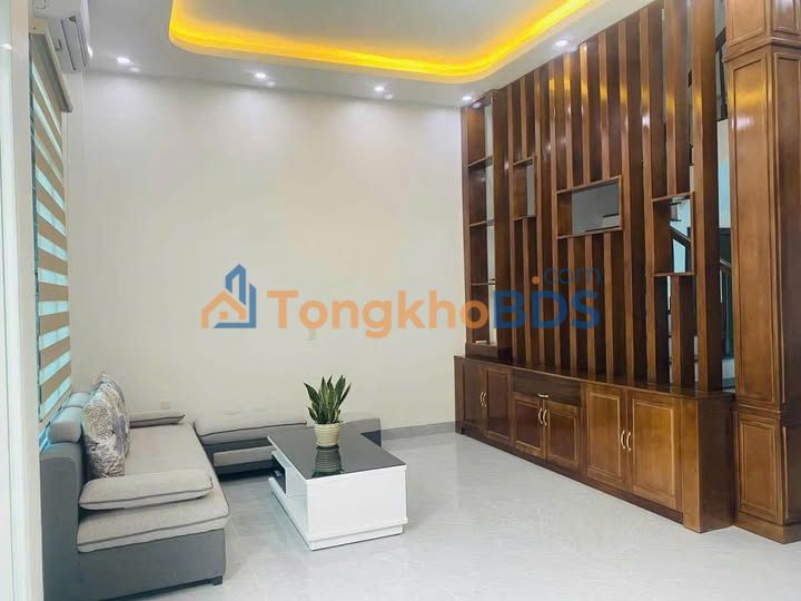 Nhà 3 Tầng Ngõ Lê Cảnh Tuân 55m² 2,9 tỷ - Ô tô vào tận nhà