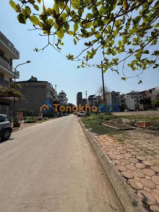 Townhouse Bắc Giang Dĩnh Kế 153m2 18 tỷ - Chính chủ