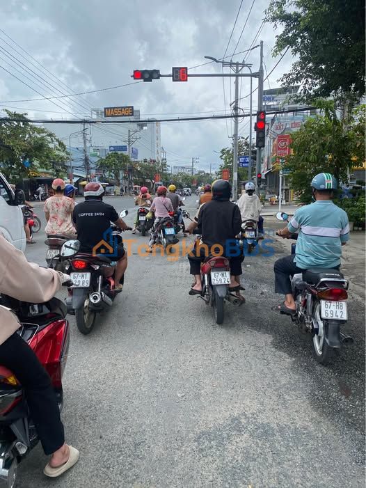 Nhà Mặt Tiền Trần Quý Khoáng, Long Xuyên 127m² - Sổ Hồng, Full Thổ Cư