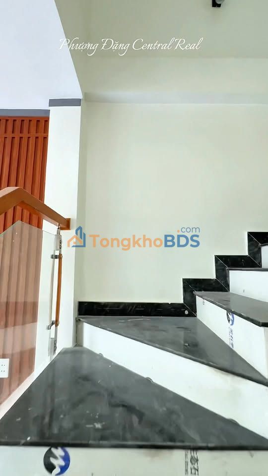 Nhà Thổ Cư 100% Sổ Riêng T.P Thuận An - 2.1 Tỷ