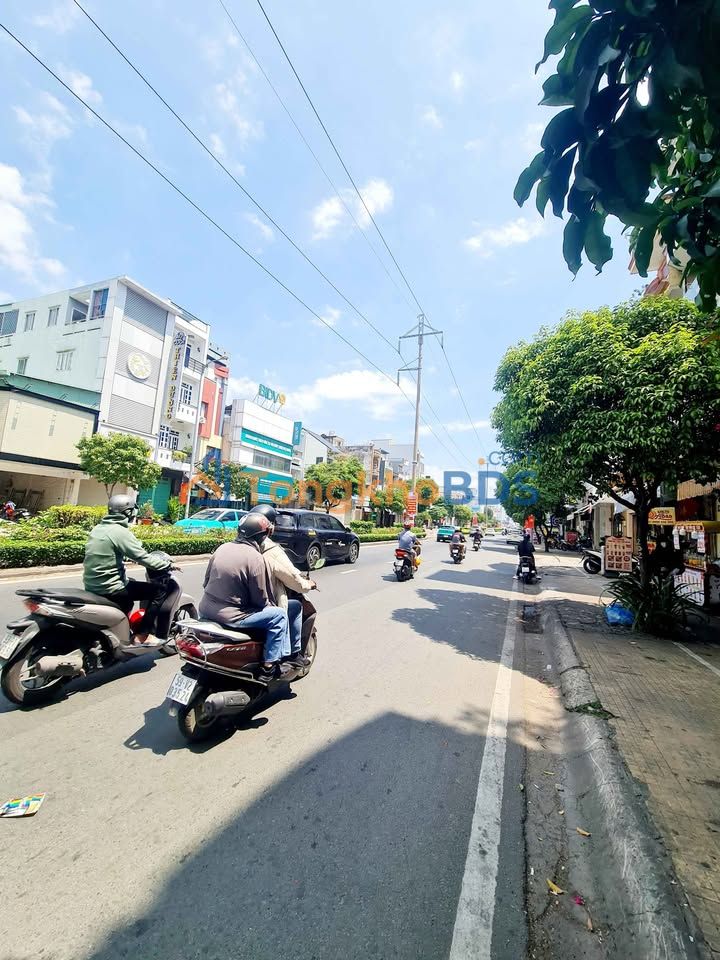 Nhà phố Thủ Dầu Một 52m² 13 tỷ - Mặt tiền kinh doanh