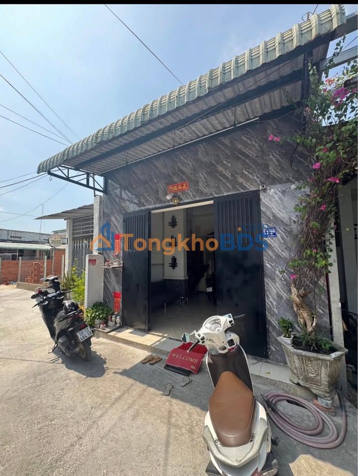 Nhà hẻm Tân Xuân 1 Hóc Môn 81m² 3.999 tỷ - Sẵn sàng ở