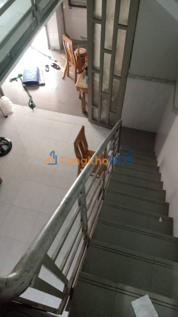 Nhà riêng Xuân Thới Thượng Hóc Môn 3.3 tỷ - Ô tô vào nhà