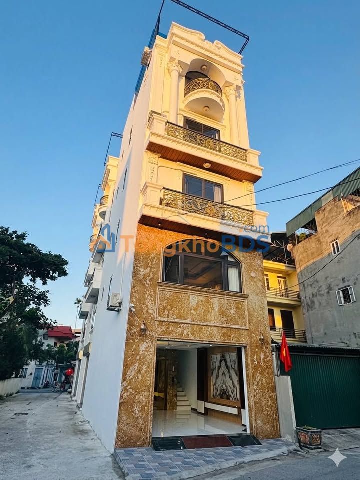 Townhouse Nguyễn Văn Linh 46m² 15 tỷ - Lô góc thang máy sang