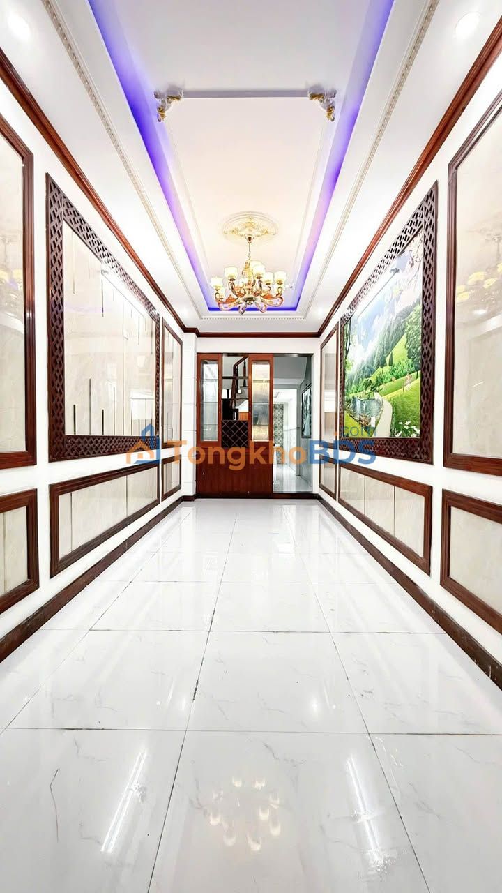 Nhà mặt tiền Chính Thành Thái, Quy Nhơn 4 tỷ - Ô tô vào nhà