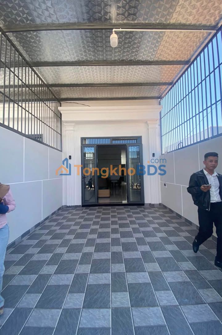 Nhà hẻm 473 Y Moan Buôn Ma Thuột 4.5 triệu - Sẵn ở ngay