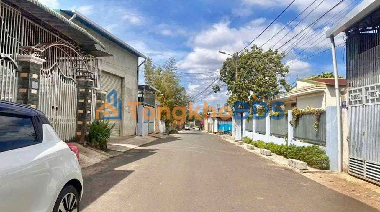 Nhà nguyên căn Buôn Ma Thuột Tuệ Tĩnh 250m² 6 triệu - Ô tô vào tận nhà