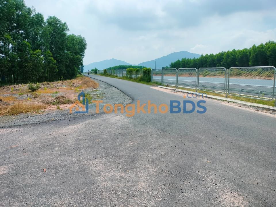 Đất nền Tóc Tiên Phú Mỹ 4000m² 8 tỷ - Sổ đỏ chính chủ