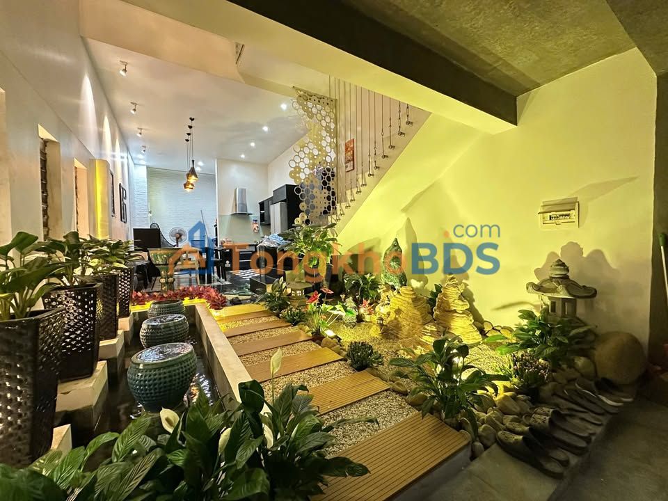 Nhà riêng Quán Nam Hồng Bàng 90m2 giá 9 tỷ - Full nội thất