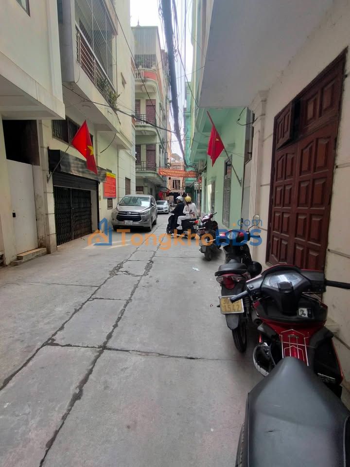 Nhà riêng 60m² Ngõ 147 Tân Mai 15 triệu - Ô tô vào tận nhà