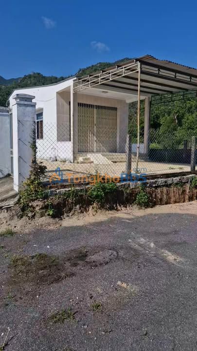 Nha Vinh Truong 238m2 Nguyen Tat Thanh - O to vao tan nha