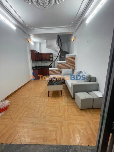 Nhà nguyên căn Tân Mai 30m² giá 10 triệu - Sẵn sàng ở ngay