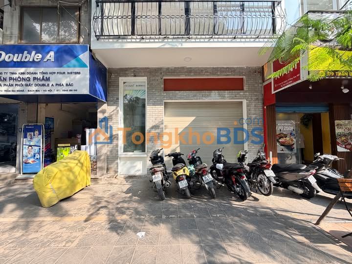 Nhà mặt phố Nguyễn Trãi 90m² giá 60 triệu - Ô tô vào nhà