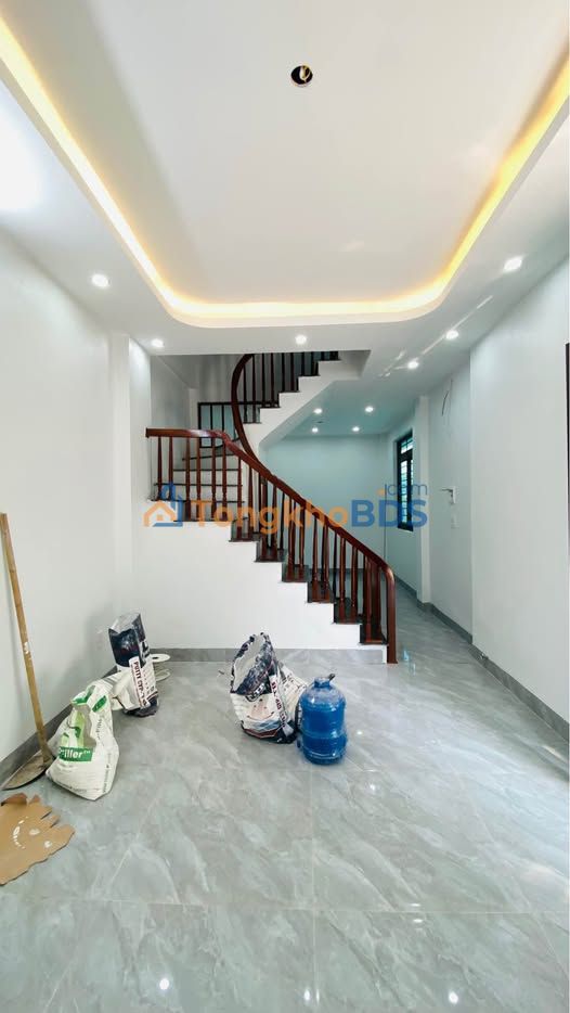 Nhà 3 Tầng Phường Phú Khánh, Hưng Yên - 41m² Hướng Tây Bắc - Giá 1.X Tỷ