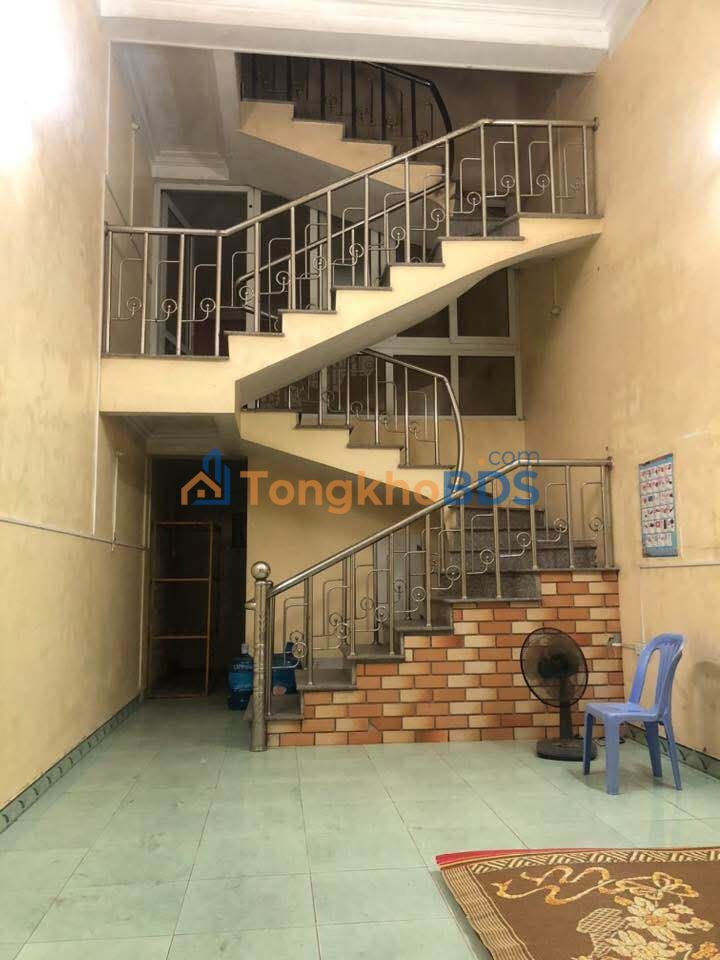 Nhà riêng Ngõ 7 Nguyễn Văn Cừ 200m² 3 triệu - Sẵn sàng ở ngay