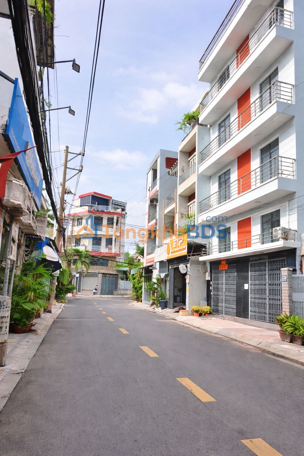 Nhà mặt tiền Khuông Việt Tân Phú 85m² 9.2 tỷ - Ô tô vào nhà