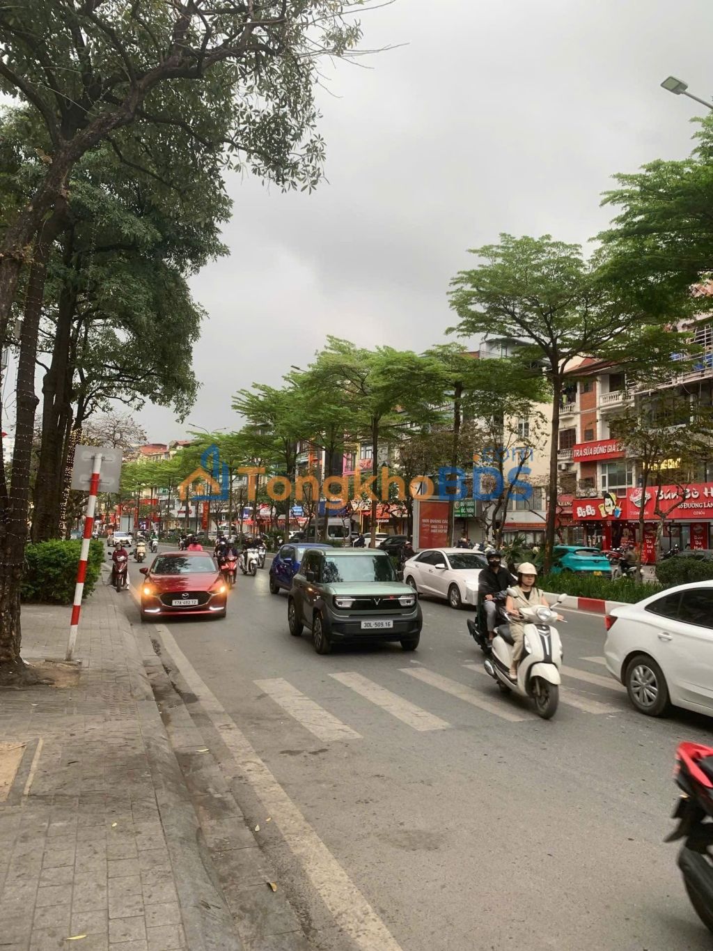 Nhà Nguyễn Khánh Toàn Cầu Giấy 50m² 11.99 tỷ - Ô tô vào nhà