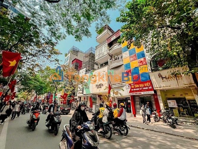 Nhà phố Chùa Láng Đống Đa 120m² 23.5 tỷ - Ô tô vào