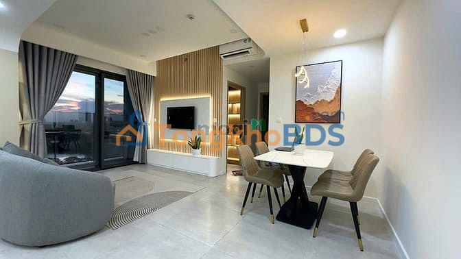 Can ho Midtown Phu My Hung 110m2 40 trieu - Ban giao ngay