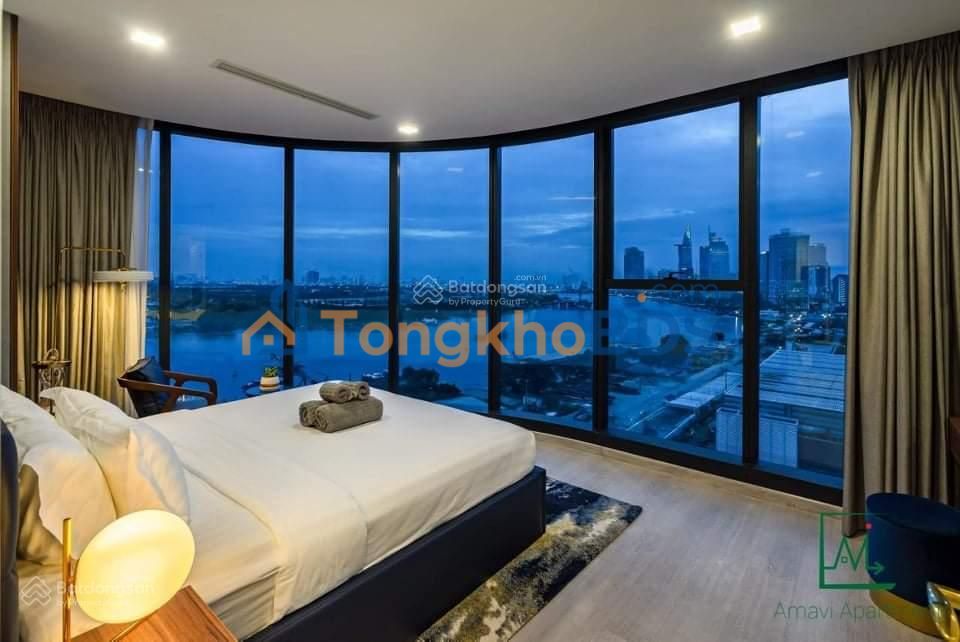 Căn hộ Vinhomes Golden River Ba Son 90m2 28 triệu - View đẹp