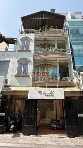 Nhà Thạch Thị Thanh Tân Định Q1 300m² 70tr - Ô tô vào tận nhà