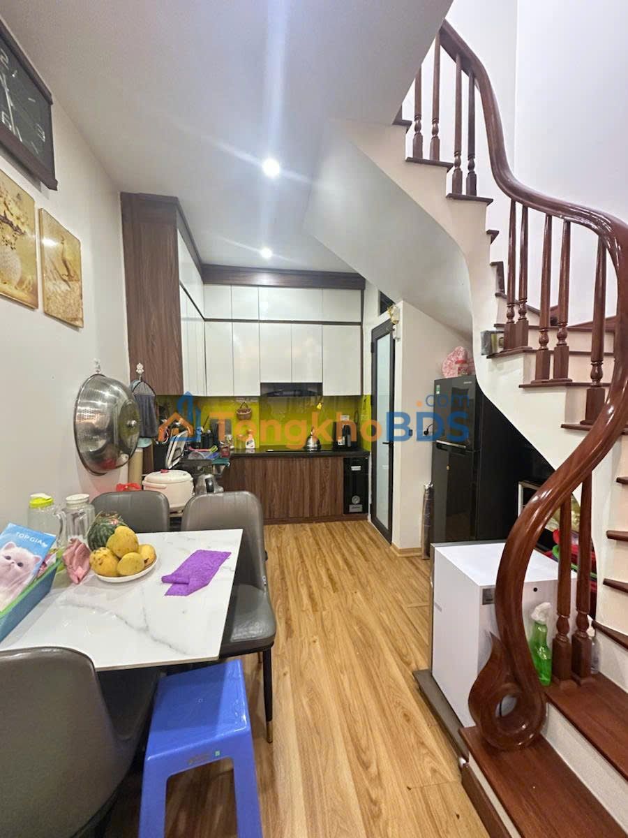 Chung cư Vincom Nguyễn Chí Thanh 81m² - Sống sang trọng, 16 tỷ