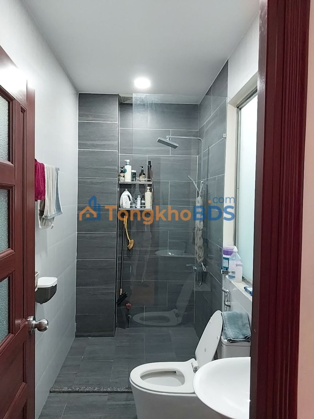 Nhà Lô Góc 2 Mặt Tiền Tô Hiệu Tân Phú - 70m² - Ngang 6.8m - Sẵn Sàng Vào Ở!