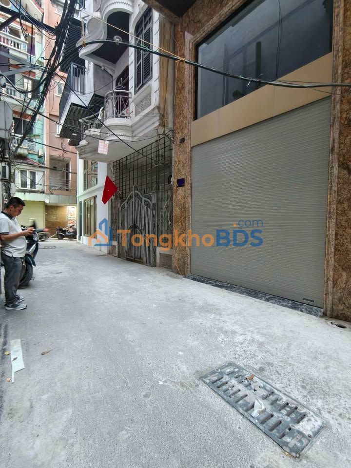 Nhà 8 tầng mặt tiền 4.5m, Trần Duy Hưng, Cầu Giấy - 70m²