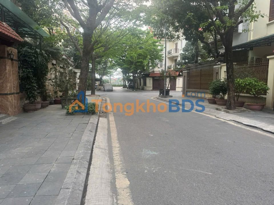 Văn phòng Giao Lưu – Tầng 1+2 đường 19 giá thỏa thuận, an ninh 24/7