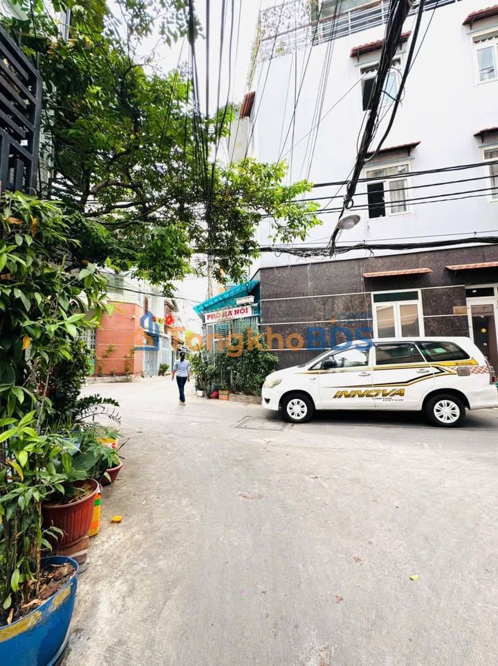 Nha Phuong 18 Quan 4 32m2 gia 3 ty - Chinh chu ban