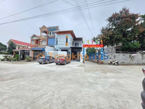 Nhà 3 Tầng Tặng Kèm Đất 101m² Đại Lộ Hùng Vương, Việt Trì - Sẵn Sàng Ở Ngay!