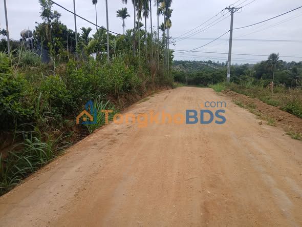 Bán đất Ea Knốp, Buôn Đôn 210m² - Sổ đỏ sẵn, giá chỉ 320 triệu