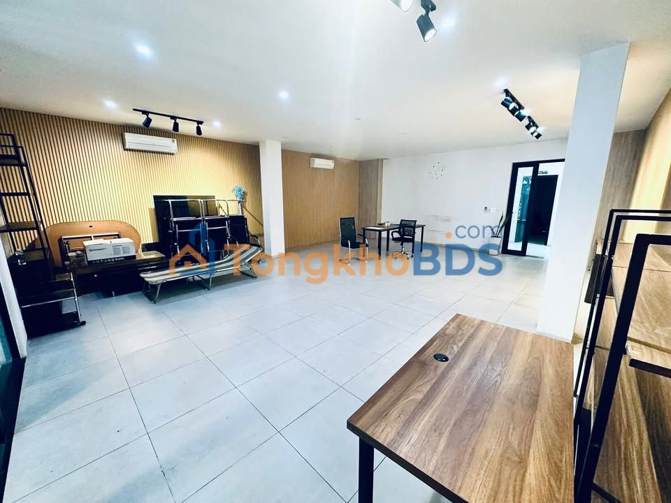 Nhà 2 Tầng Mặt Tiền Lý Thường Kiệt, Đà Nẵng - 250m² Kinh Doanh Sầm Uất