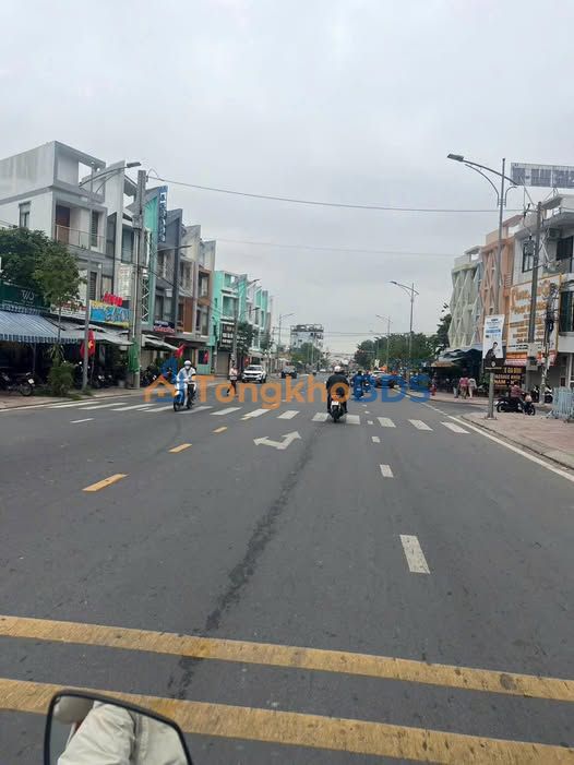 Cho thuê nhà mặt tiền KD Đường Tiến Thành, Vĩnh Long - 18 Triệu/tháng