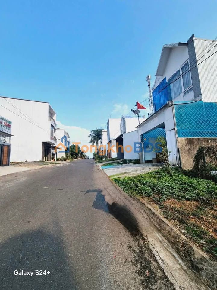 Đất nền Bảo Lộc 93m² giá 3.3 tỷ - Sổ đỏ chính chủ