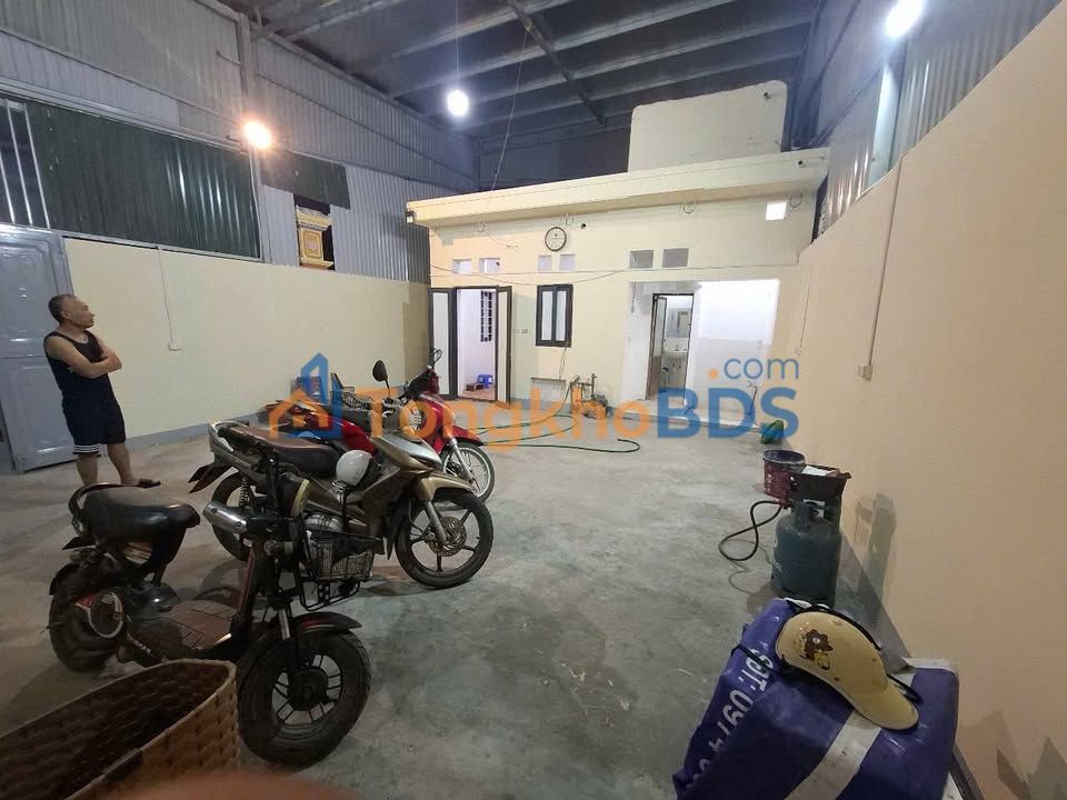 Kho Thúy Lĩnh Hoàng Mai 70m² 5 triệu - Hoạt động ngay