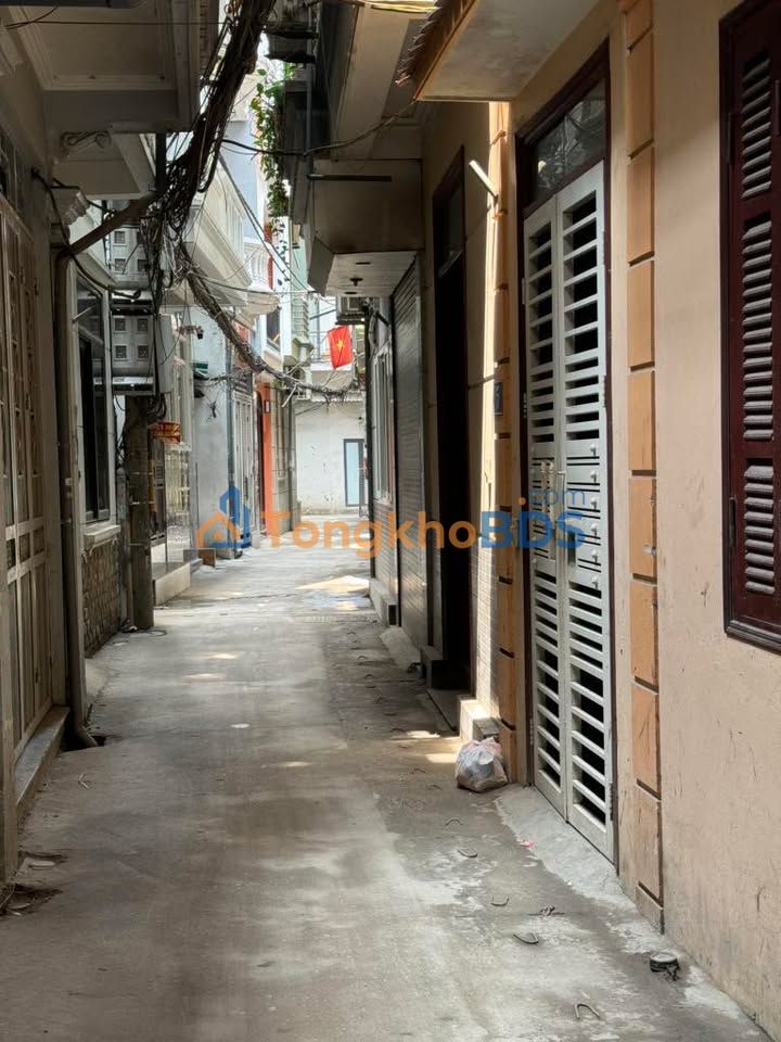 Nhà Giáp Bát 42m² - Sẵn sàng ở ngay giá thỏa thuận