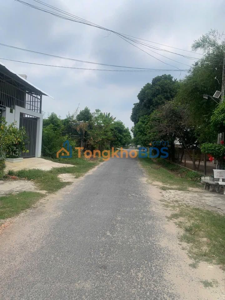 Nhà phố Long Hoa Hòa Thành 220m² 1.4 tỷ - Mặt tiền kinh doanh